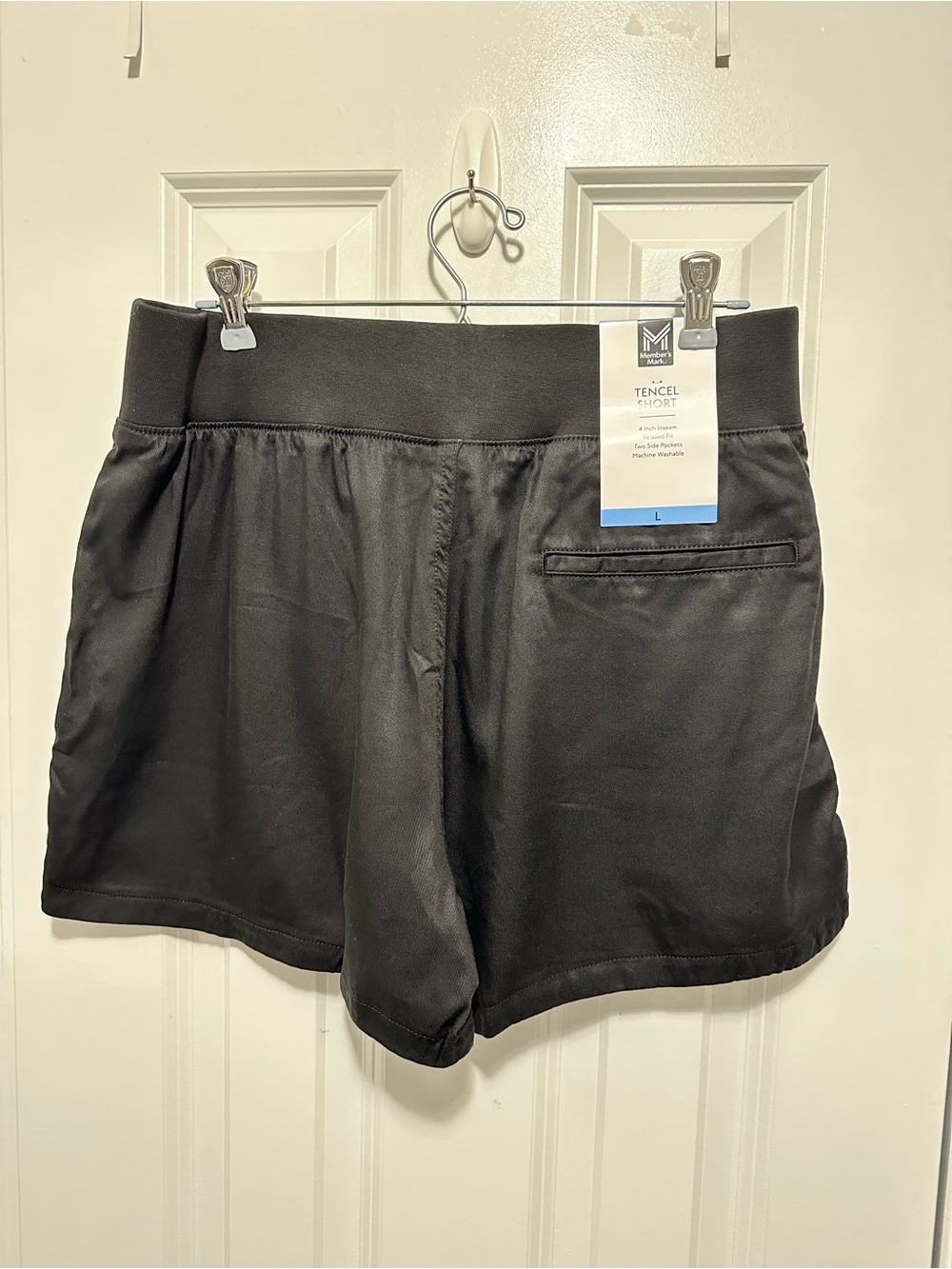 Women’s High-Waist Black Pull-On Shorts with Side Pockets - Picture 4 of 6